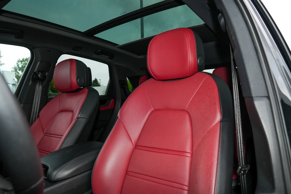 Certified 2025 Porsche Cayenne E-Hybrid AWD/4WD image 23