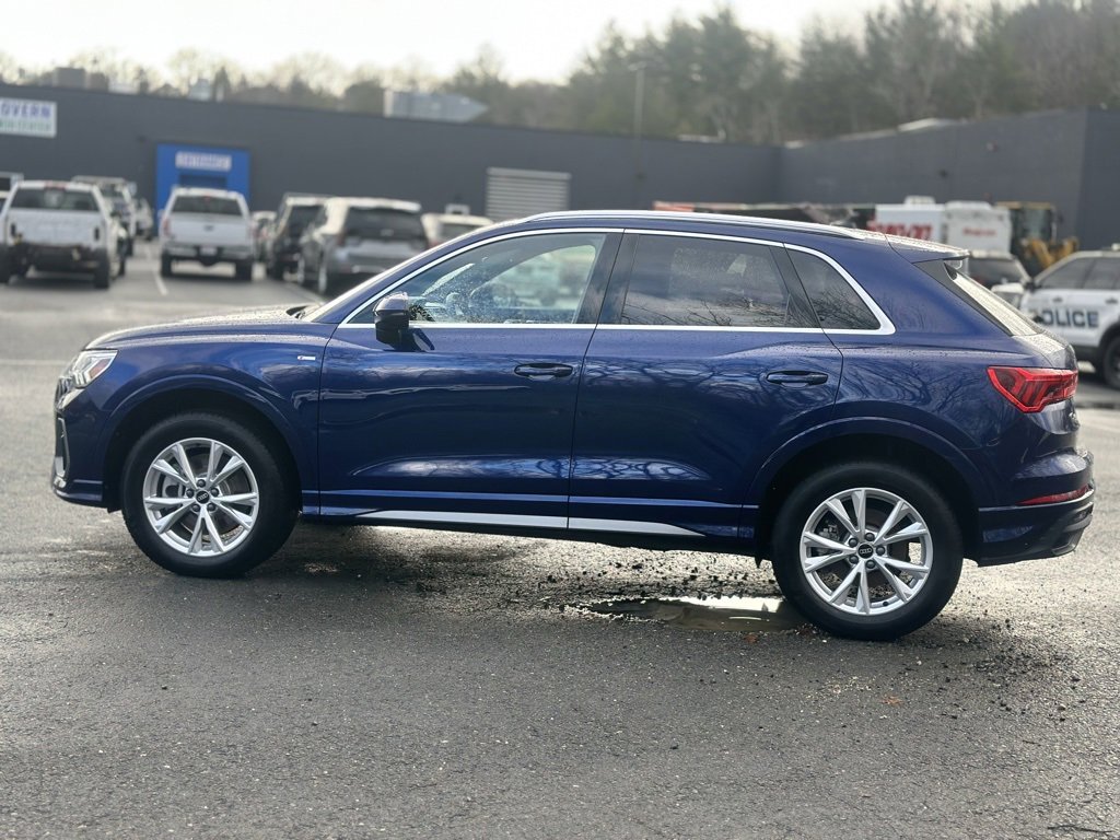 Certified 2025 Audi Q3 2.0T Premium w/ Convenience Package image 3