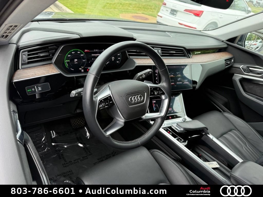 Used 2019 Audi e-tron Prestige w/ Prestige Package AWD/4WD image 3