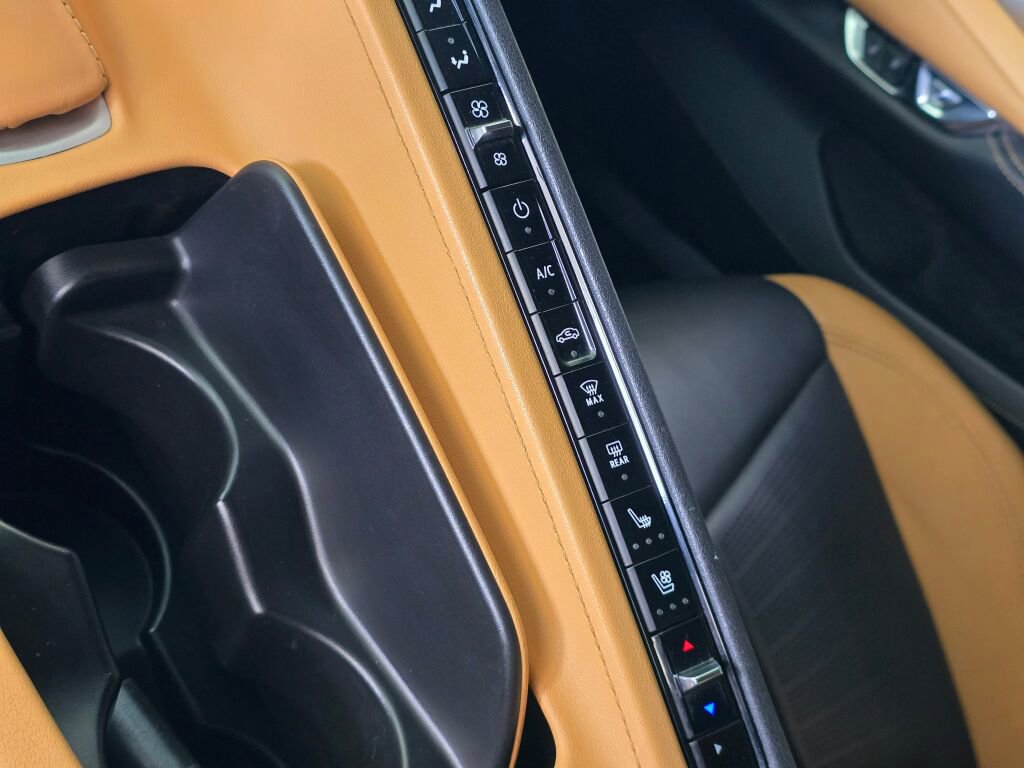 Used 2021 Chevrolet Corvette Stingray Preferred Conv w/ Z51 Performance Package RWD image 42