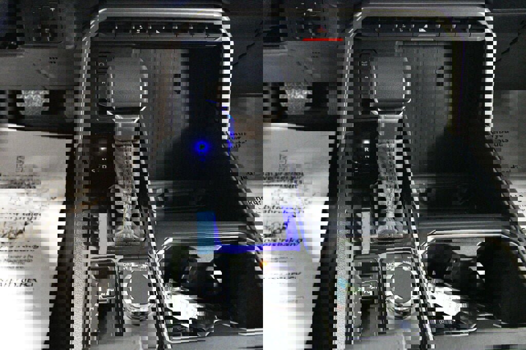 Used 2022 Toyota Tundra SR5 w/ SR5 Premium Package image 16