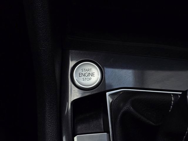 Used 2023 Volkswagen Tiguan SE image 18