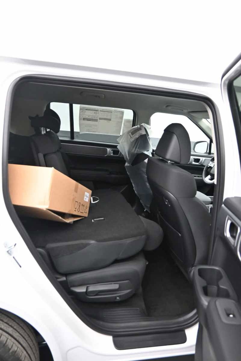New 2026 Hyundai Santa Fe SE FWD image 12