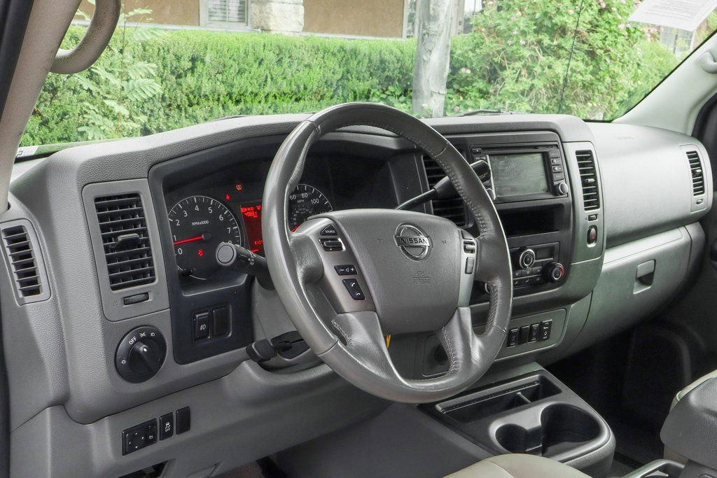 Used 2020 Nissan NV 3500 SL image 21