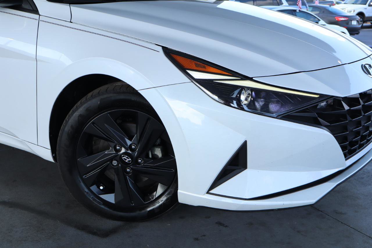 Used 2021 Hyundai Elantra SEL FWD image 4