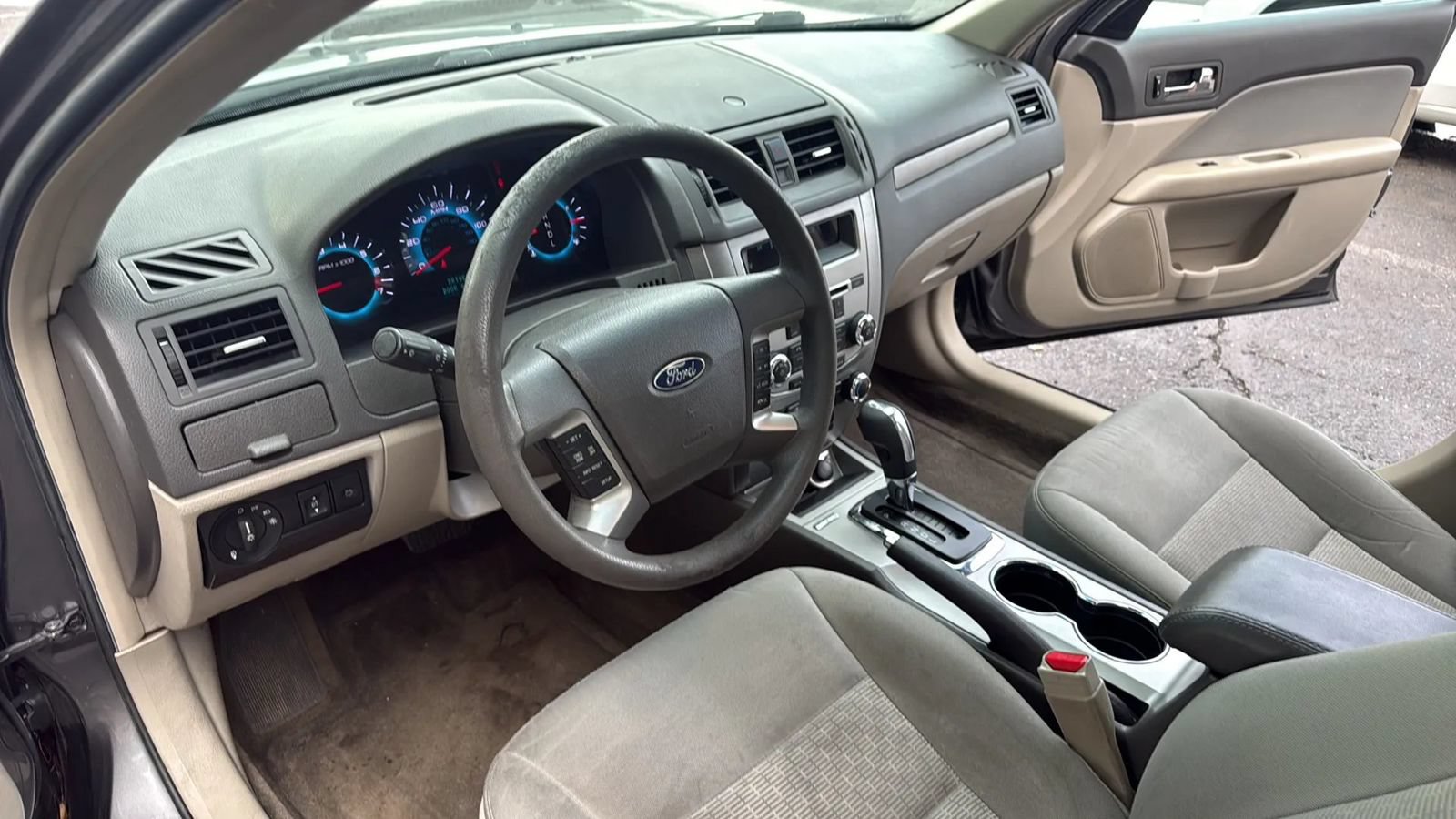 Used 2012 Ford Fusion SE FWD image 12