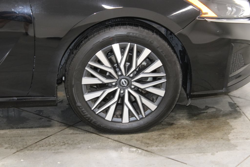 Used 2024 Nissan Altima 2.5 SV FWD image 12