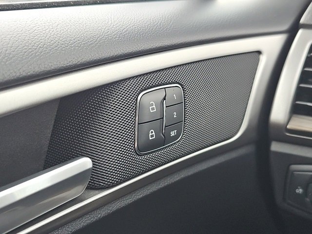 Used 2019 Ford Fusion SEL image 10