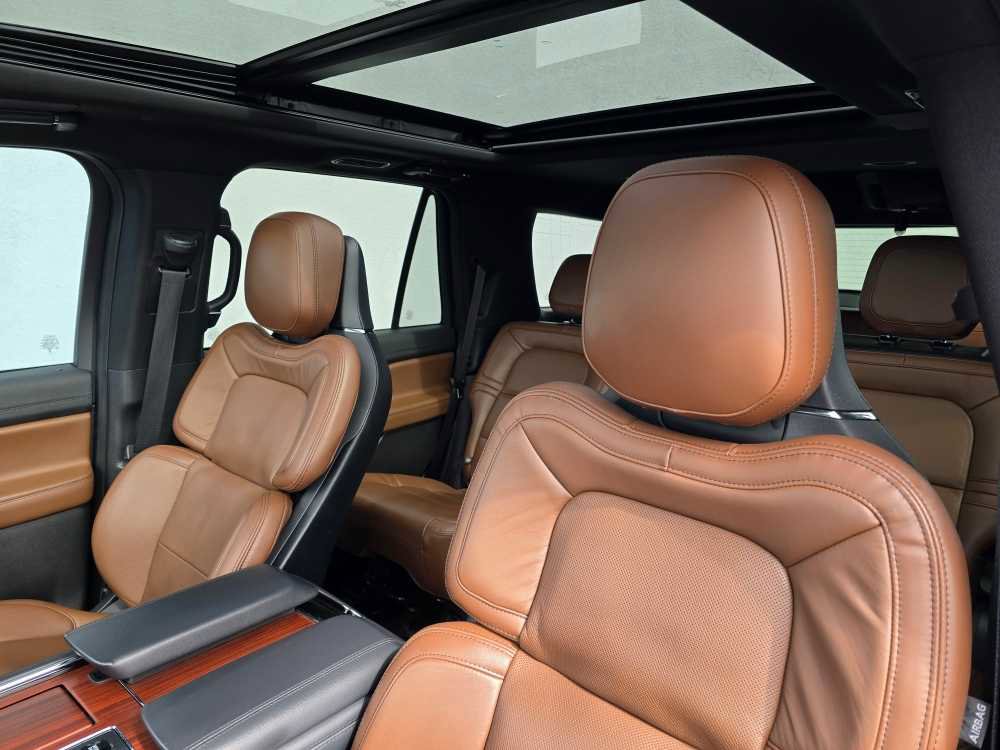 Used 2023 Lincoln Navigator Reserve image 30