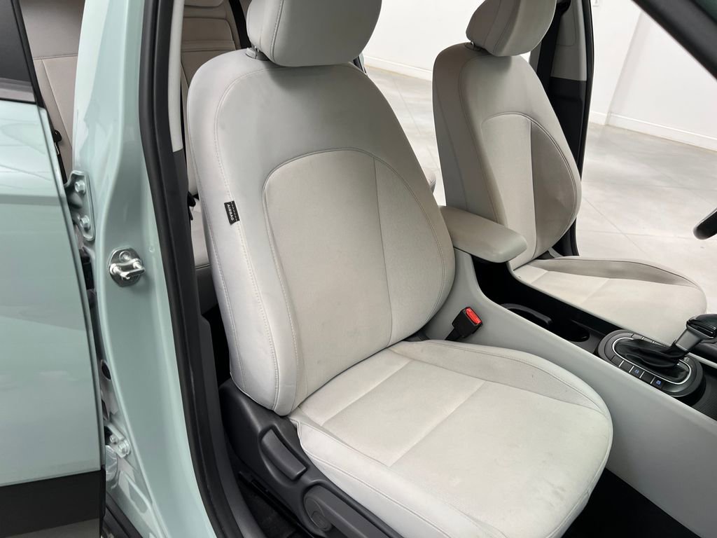 Used 2025 Hyundai Kona SEL FWD image 22