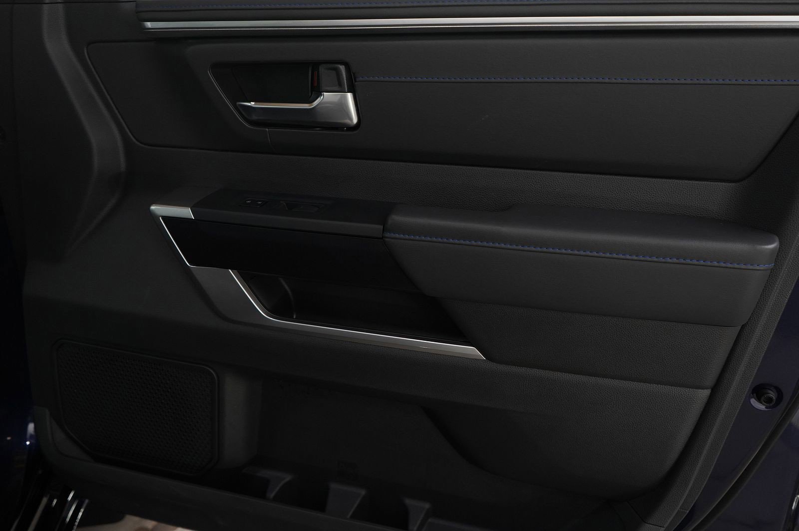 Used 2025 Toyota Sequoia Platinum image 9