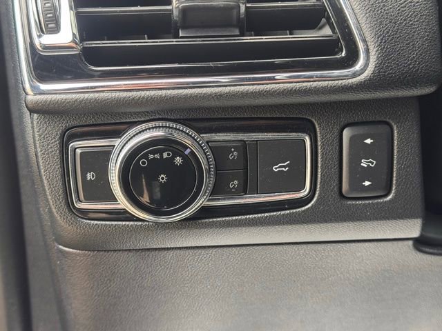 Used 2019 Lincoln Navigator L Reserve AWD/4WD image 16