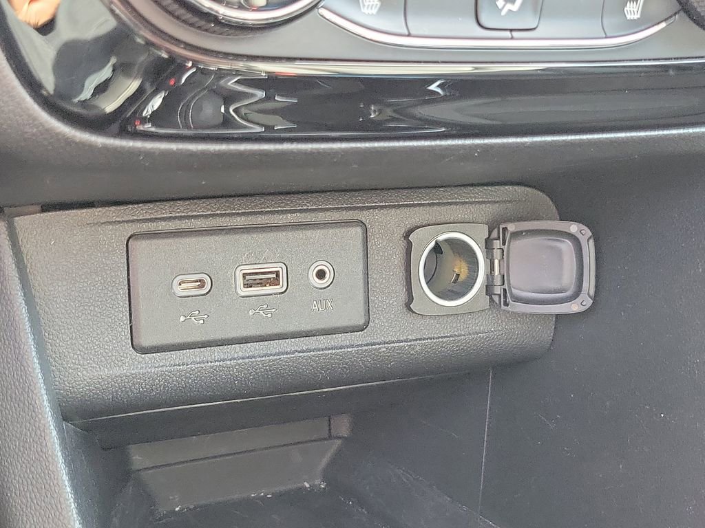 Used 2023 Buick Encore GX Essence w/ Experience Buick Package image 31