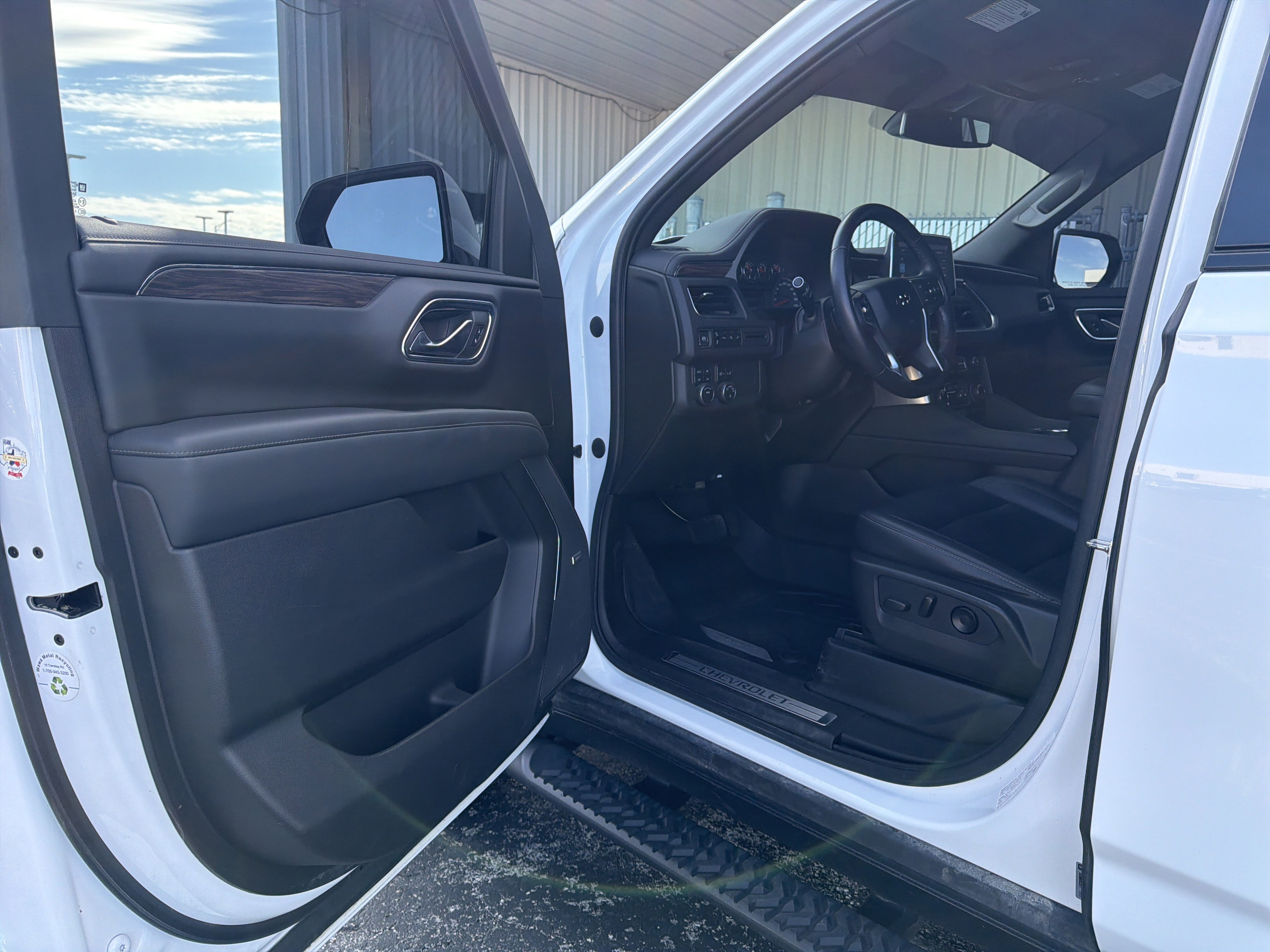 Used 2021 Chevrolet Tahoe Z71 image 24