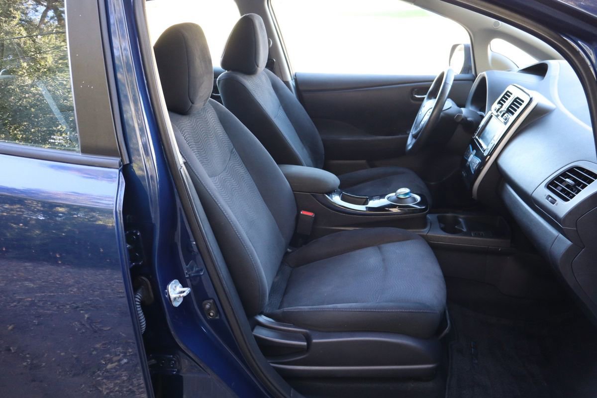 Used 2016 Nissan Leaf SV image 22