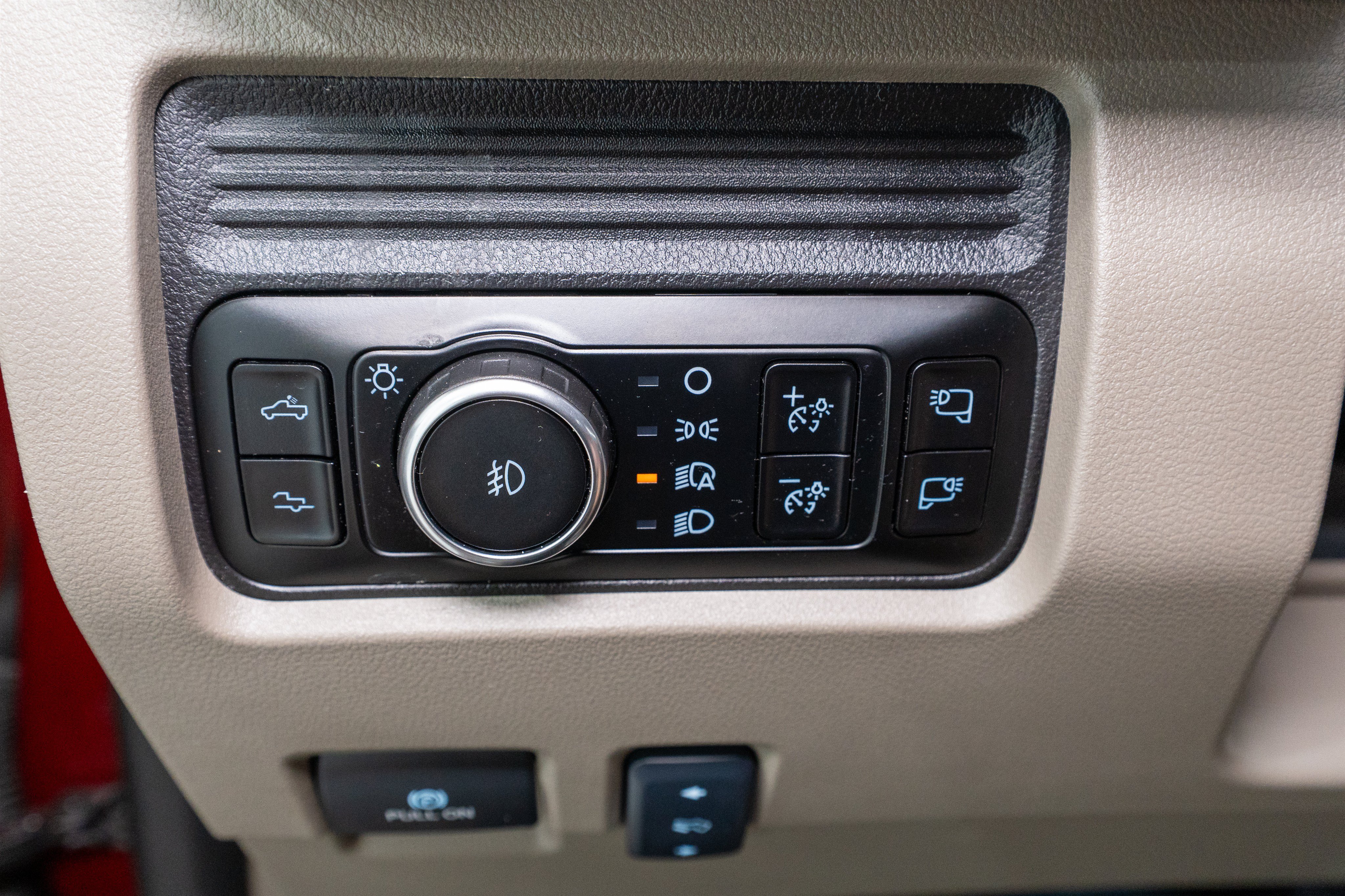 Used 2025 Ford F250 Platinum w/ Platinum Plus Package AWD/4WD image 35