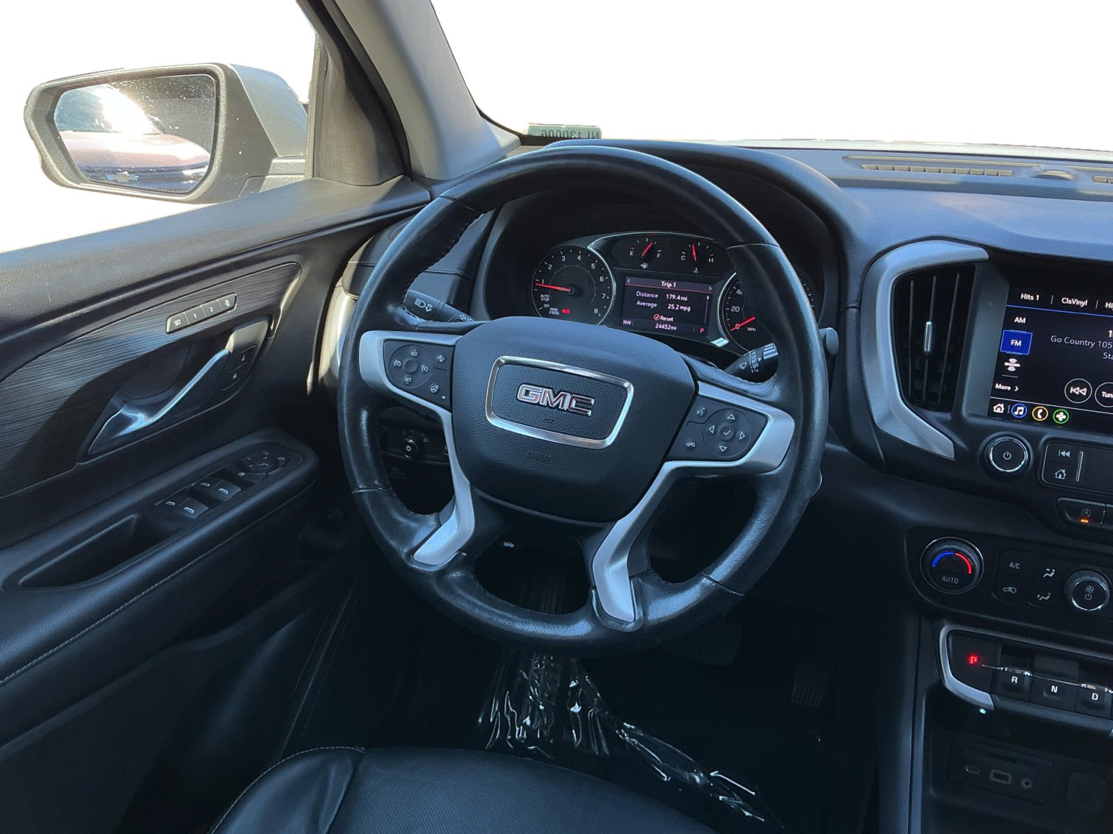 Used 2022 GMC Terrain SLT image 12