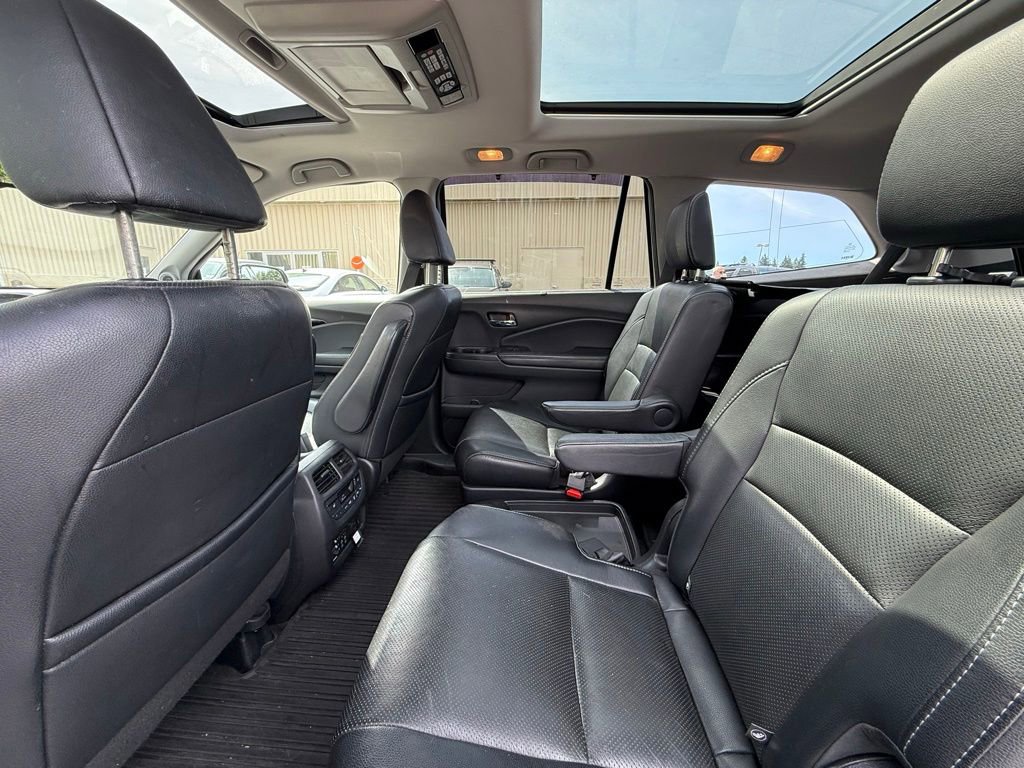 Used 2017 Honda Pilot Elite image 6