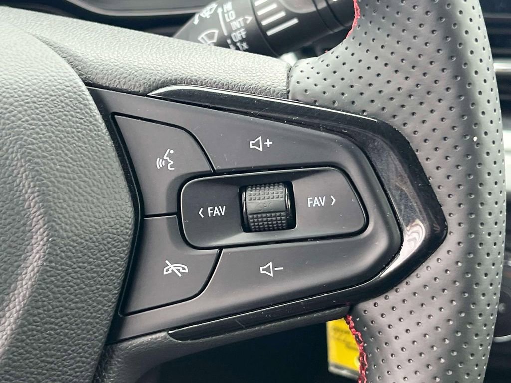 Used 2024 Chevrolet Trax RS w/ Driver Confidence Package FWD image 20