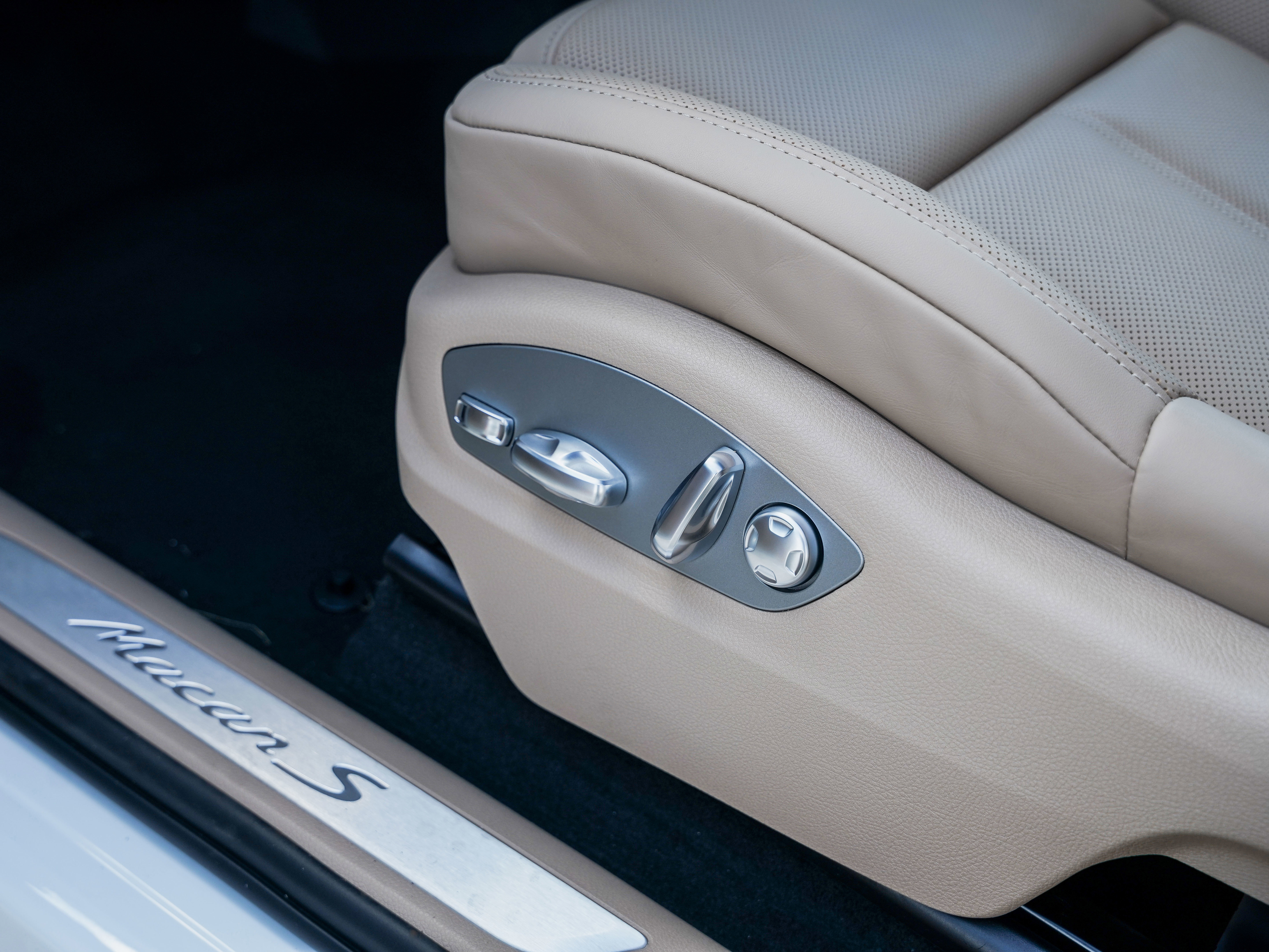 New 2026 Porsche Macan S image 17