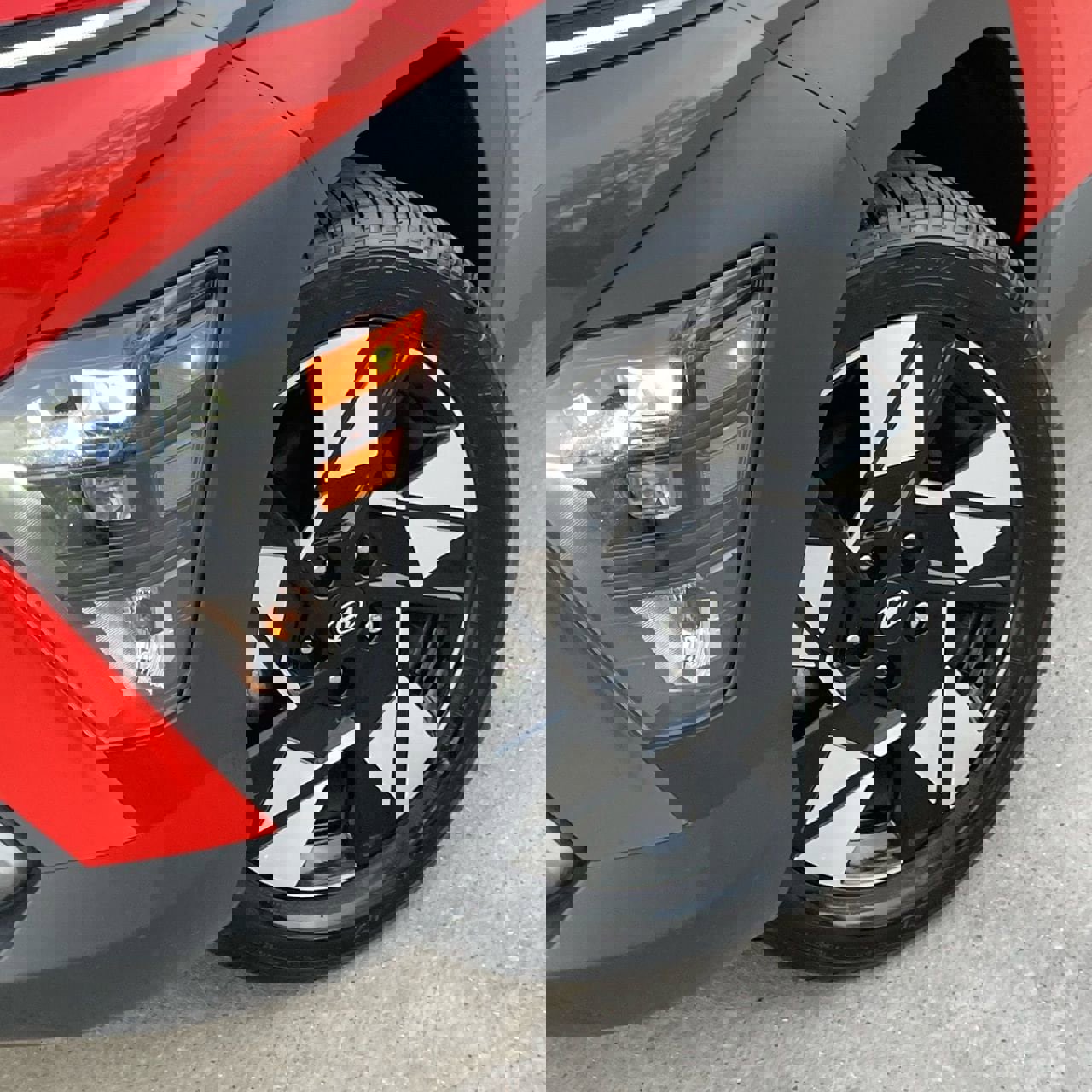 Used 2024 Hyundai Kona SEL image 8