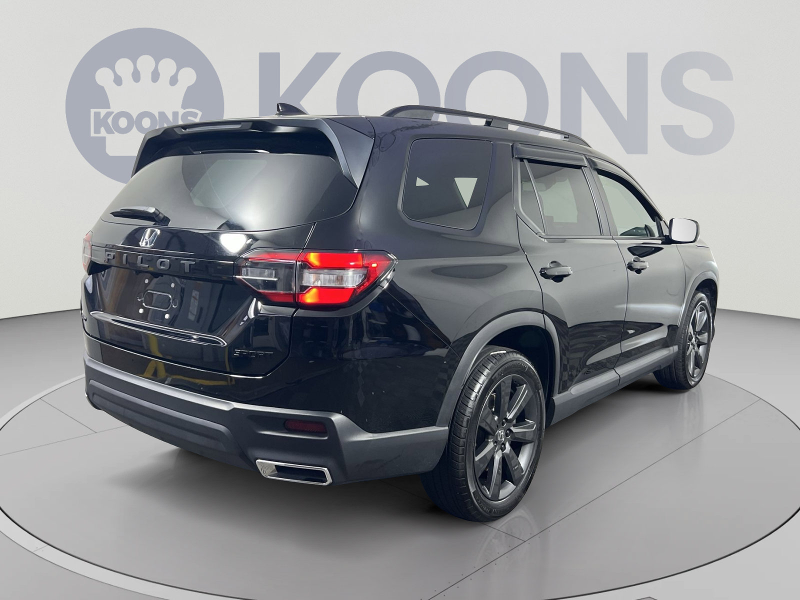 Used 2025 Honda Pilot Sport image 7