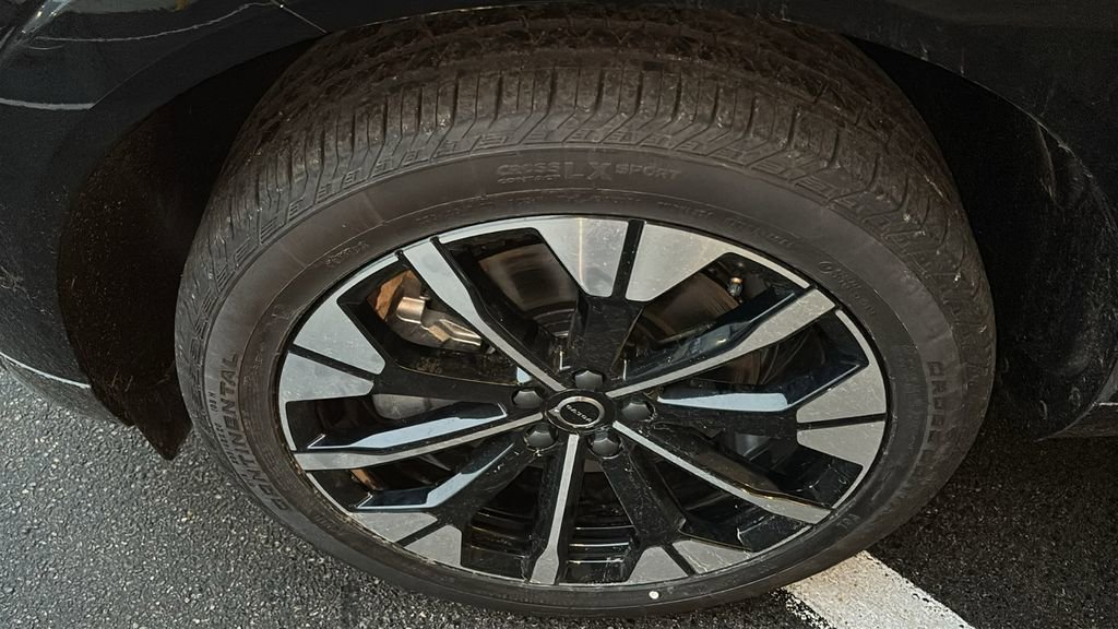 New 2026 Volvo XC60 T8 Plus w/ Climate Package image 33