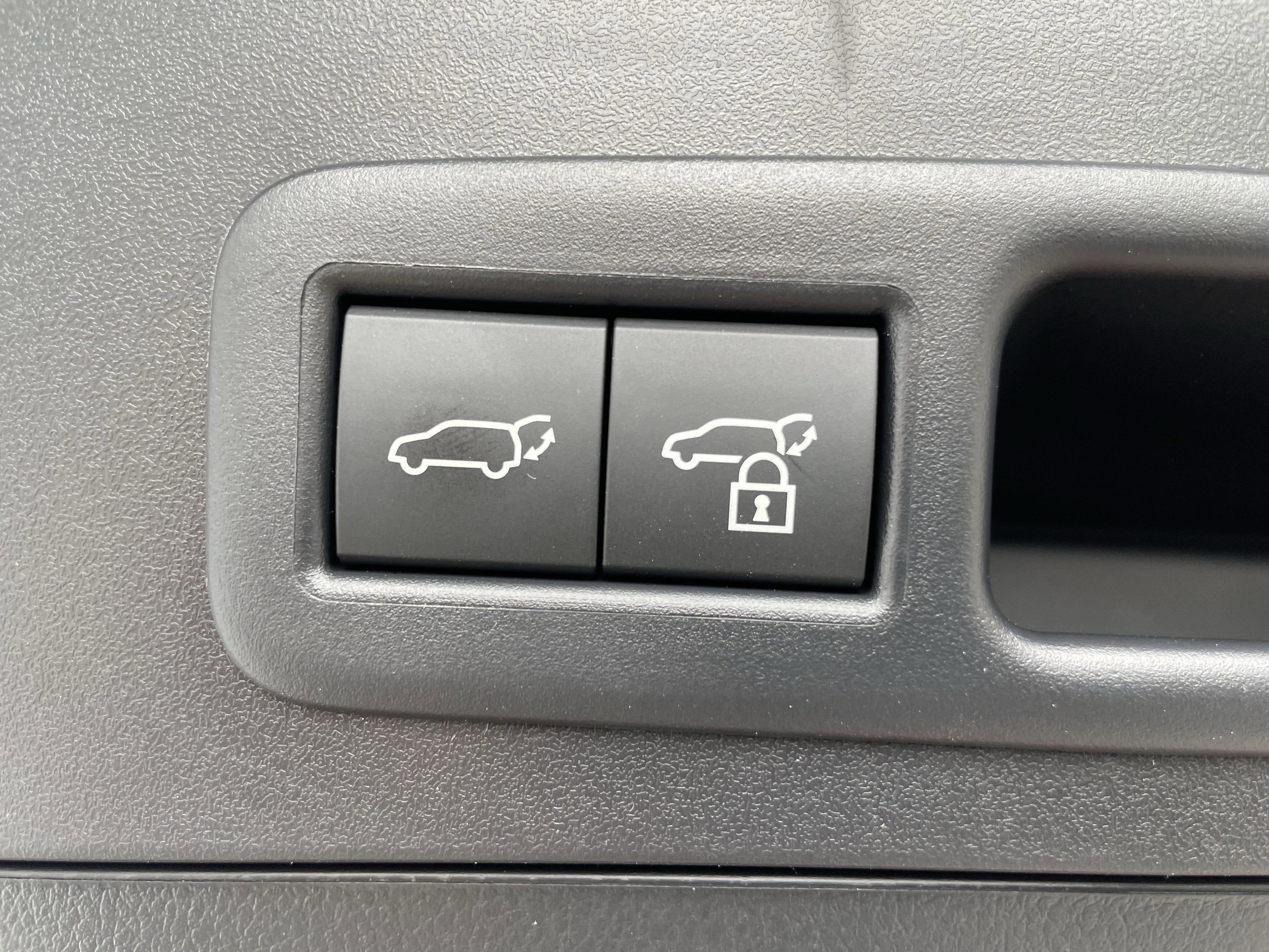 Used 2025 Lexus UX 300h AWD image 37