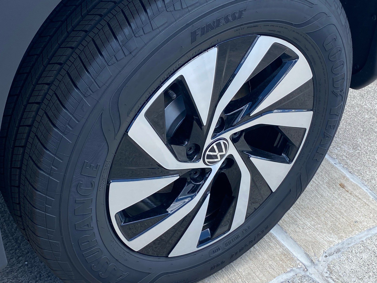 New 2026 Volkswagen Tiguan S AWD/4WD image 11