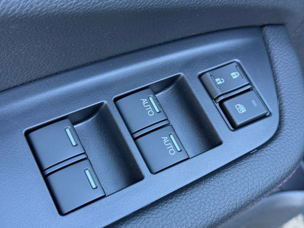 Used 2025 Honda Ridgeline Black Edition image 17