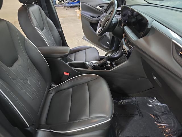 Used 2024 Buick Encore GX Avenir w/ Avenir Technology Package image 12