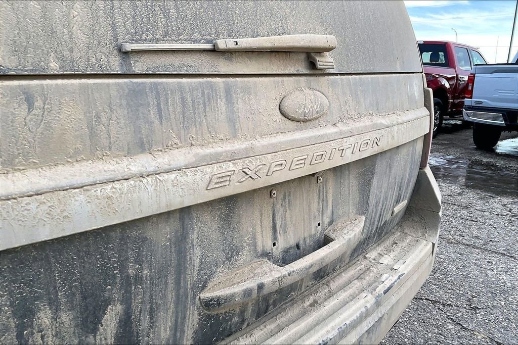 Used 2016 Ford Expedition Limited AWD/4WD image 6