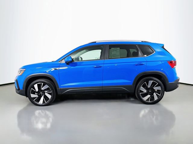Certified 2024 Volkswagen Taos SEL image 4