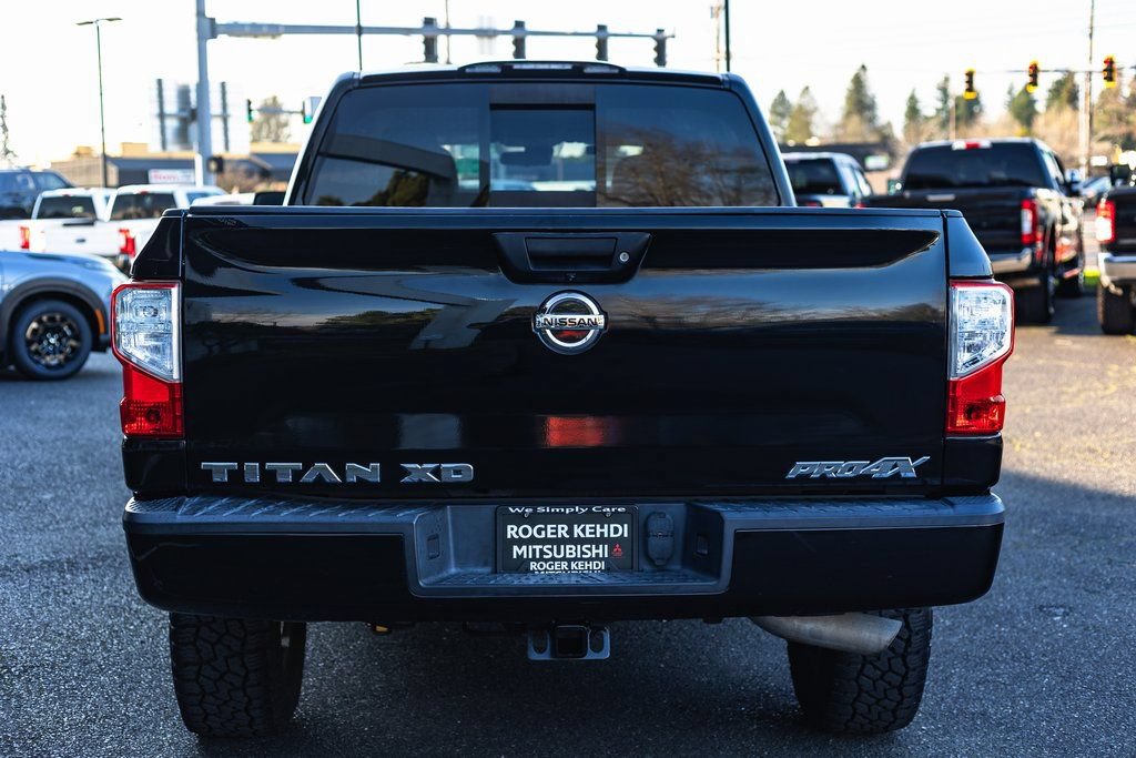 Used 2018 Nissan Titan PRO-4X AWD/4WD image 12