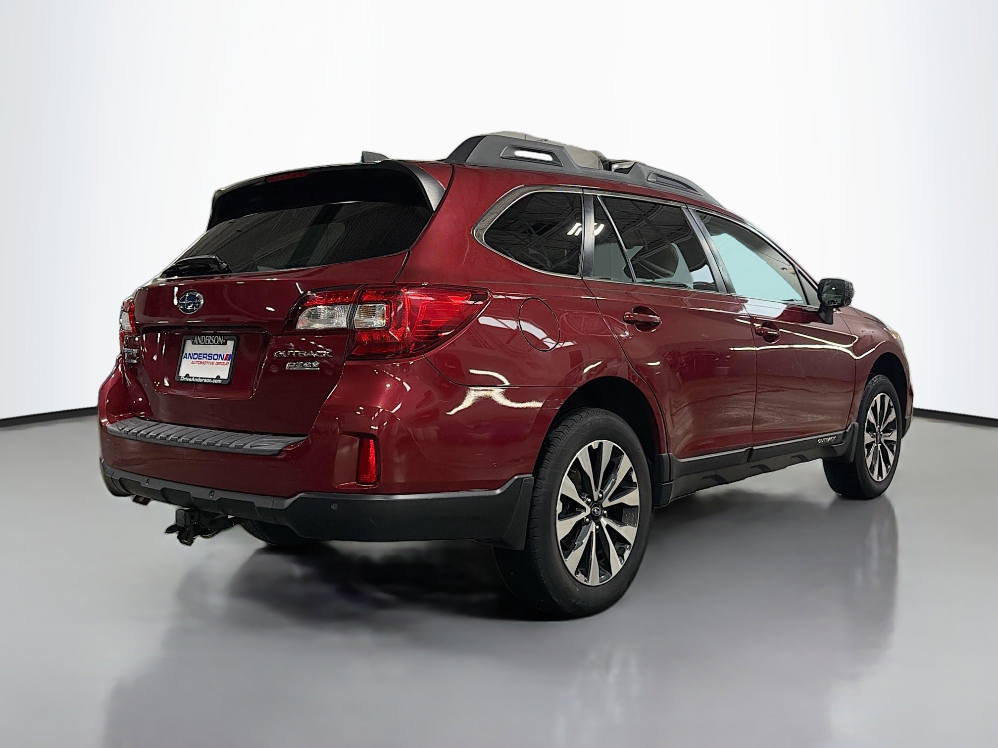 Used 2017 Subaru Outback 2.5i Limited image 2