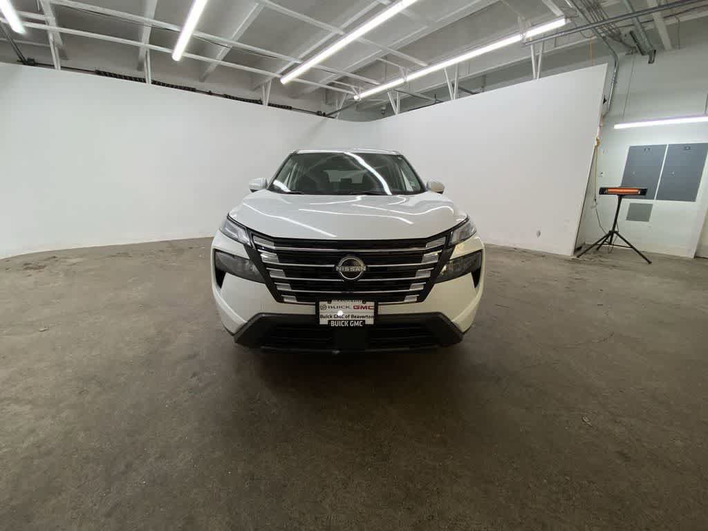 Used 2024 Nissan Rogue SV AWD/4WD image 9