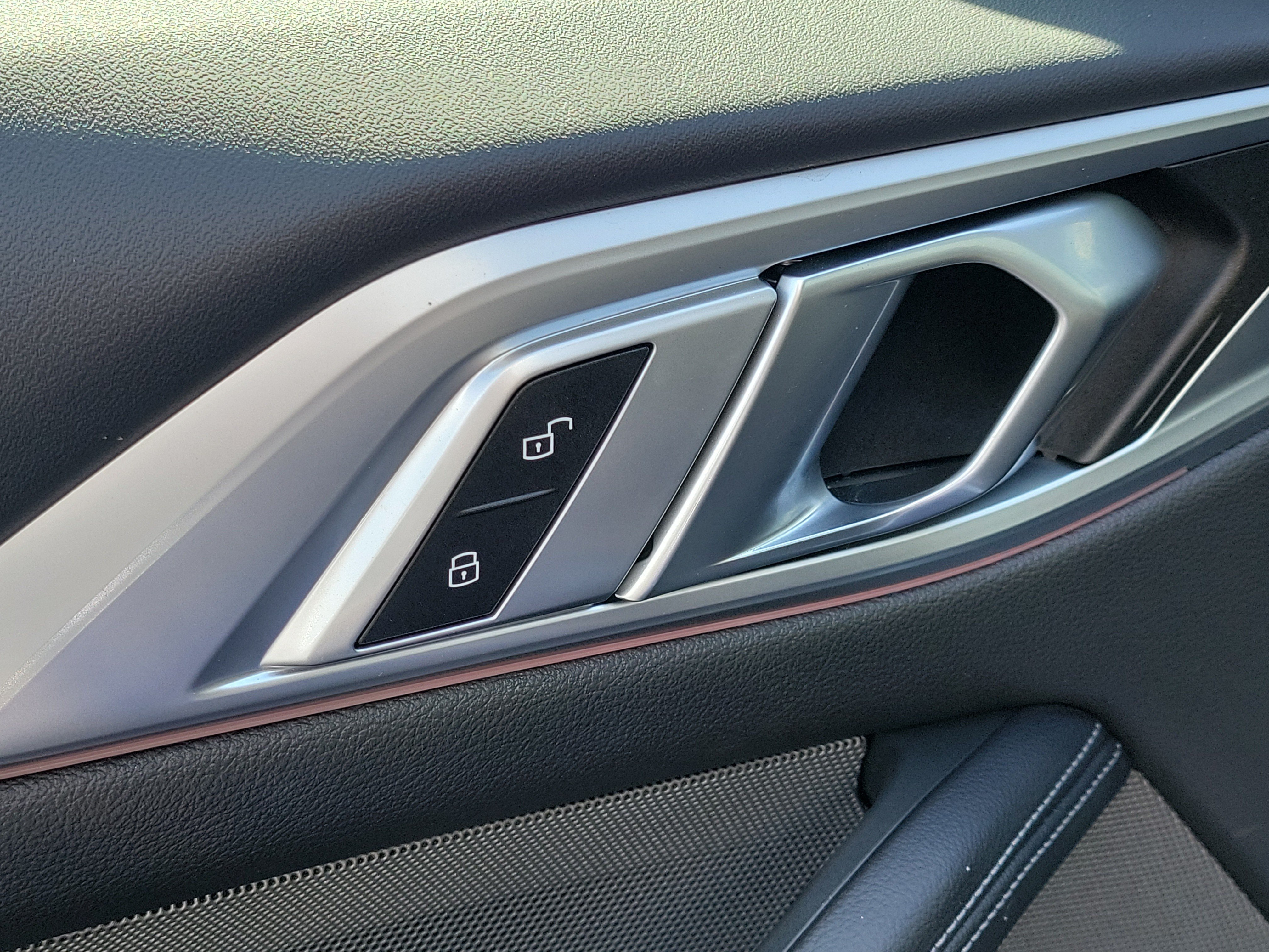 Used 2026 BMW M440i Convertible RWD image 16