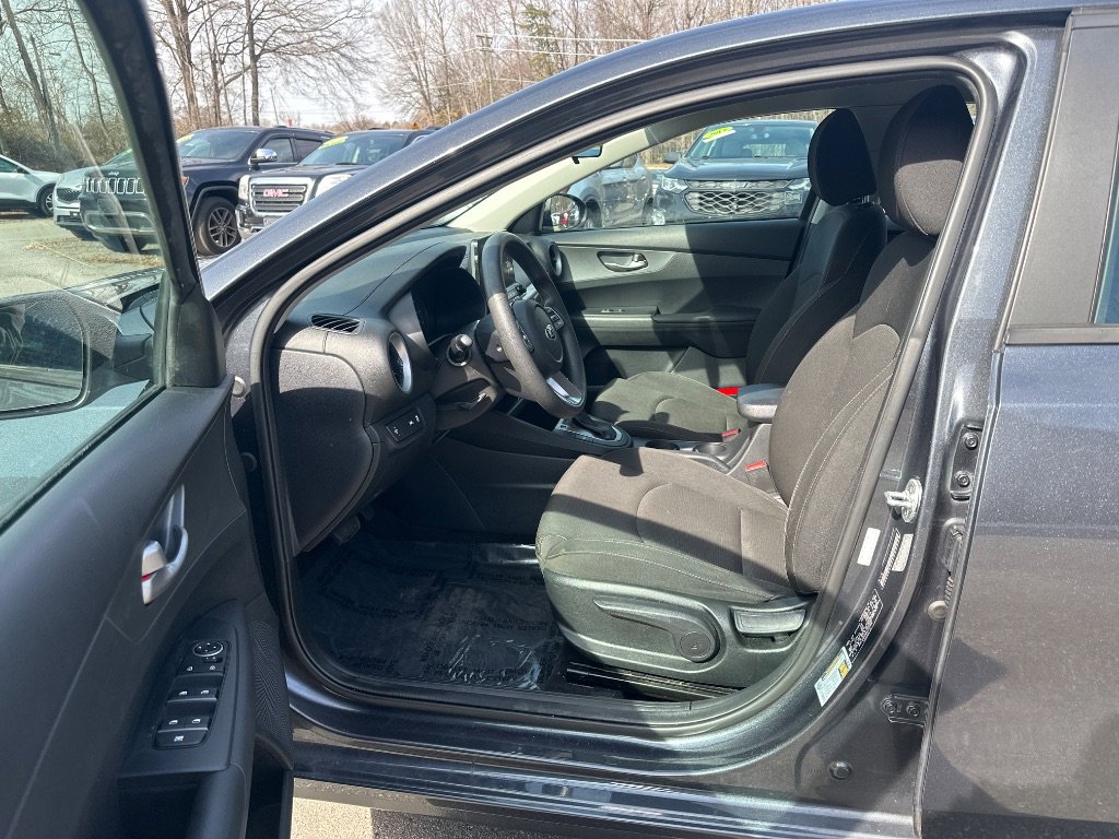 Used 2021 Kia Forte LXS image 9