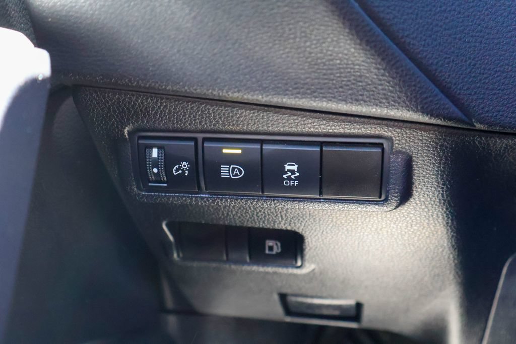 Used 2025 Toyota Corolla Cross AWD Hybrid image 19