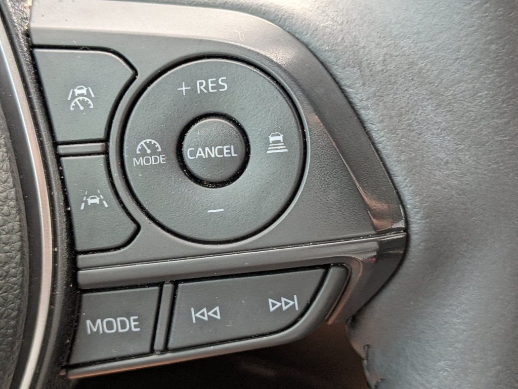 Used 2024 Toyota Corolla Cross LE AWD/4WD image 33