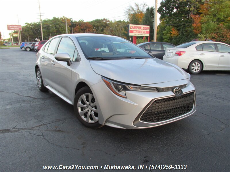 Used 2021 Toyota Corolla LE FWD image 1