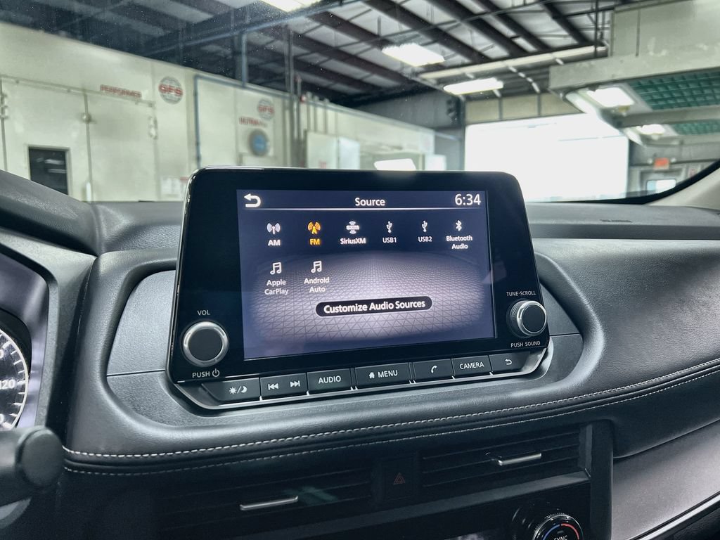 Used 2025 Nissan Rogue SV FWD image 34