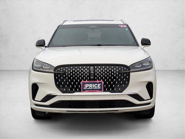 Used 2025 Lincoln Aviator Black Label image 2