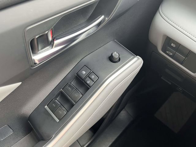 Used 2021 Toyota Highlander XLE image 30