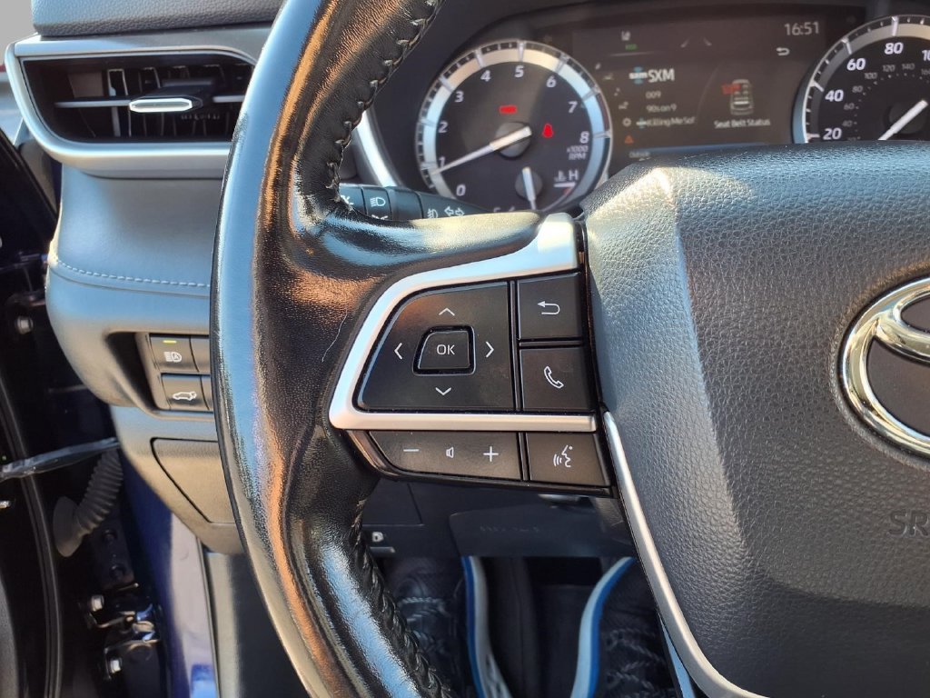 Used 2022 Toyota Highlander XLE FWD image 15