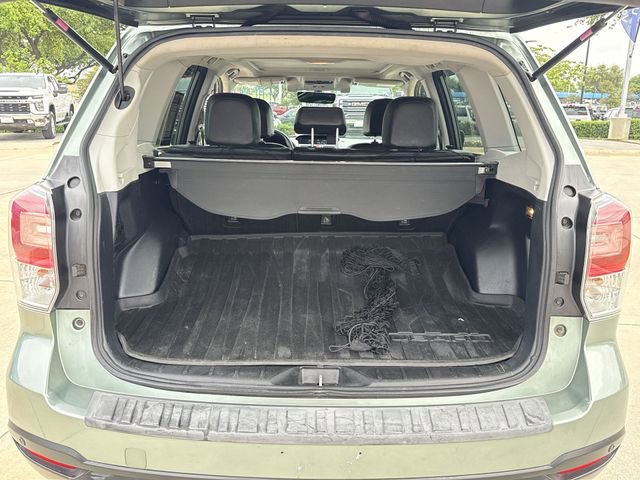 Used 2018 Subaru Forester 2.5i Touring w/ Popular Package #2 AWD/4WD image 12
