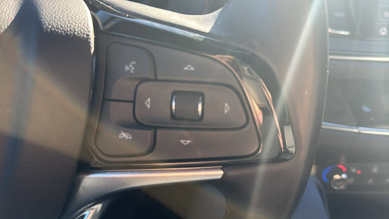 Used 2022 Buick Enclave Premium w/ Surround and Sites Package image 10