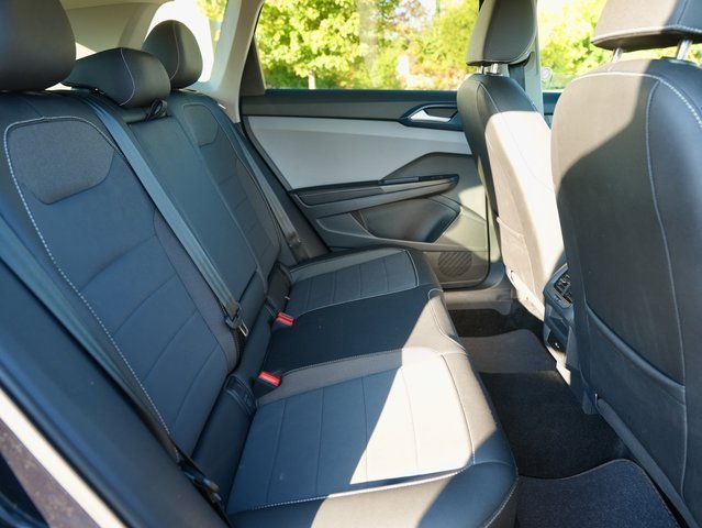 Used 2024 Volkswagen Taos SE image 10