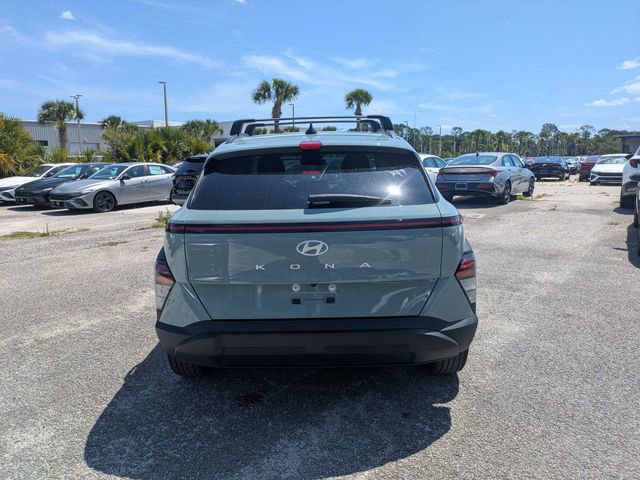 Used 2024 Hyundai Kona SEL w/ Convenience Package FWD image 4