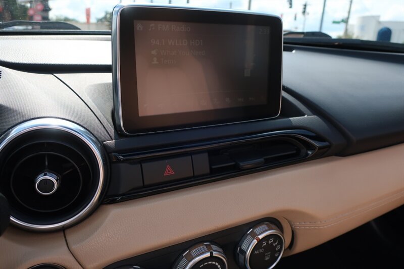 Used 2016 MAZDA MX-5 Miata Grand Touring RWD image 24
